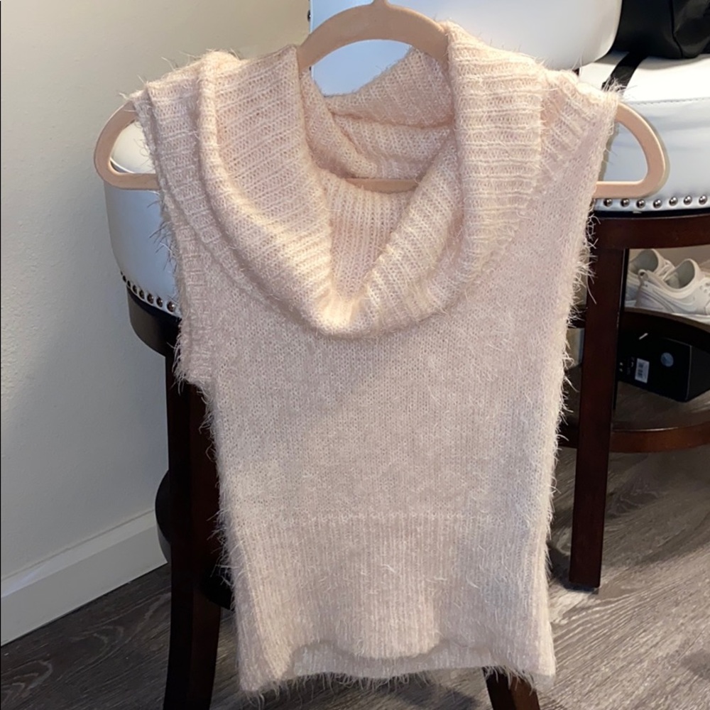 🐚Final⤵️Bebe Scallop Shell Fuzzy Cowl Neck Sweater Top